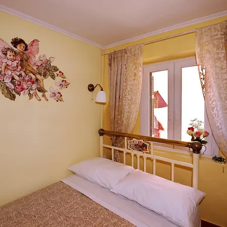 Venetian Well Cozy Corfu Old Town Corfu (city)