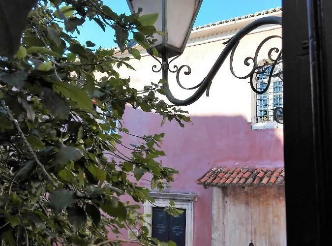 Venetian Well Cozy Corfu Old Town Corfu (city)
