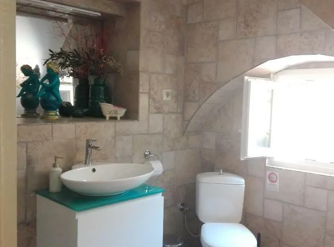 Venetian Well Cozy Corfu Old Town Apartment